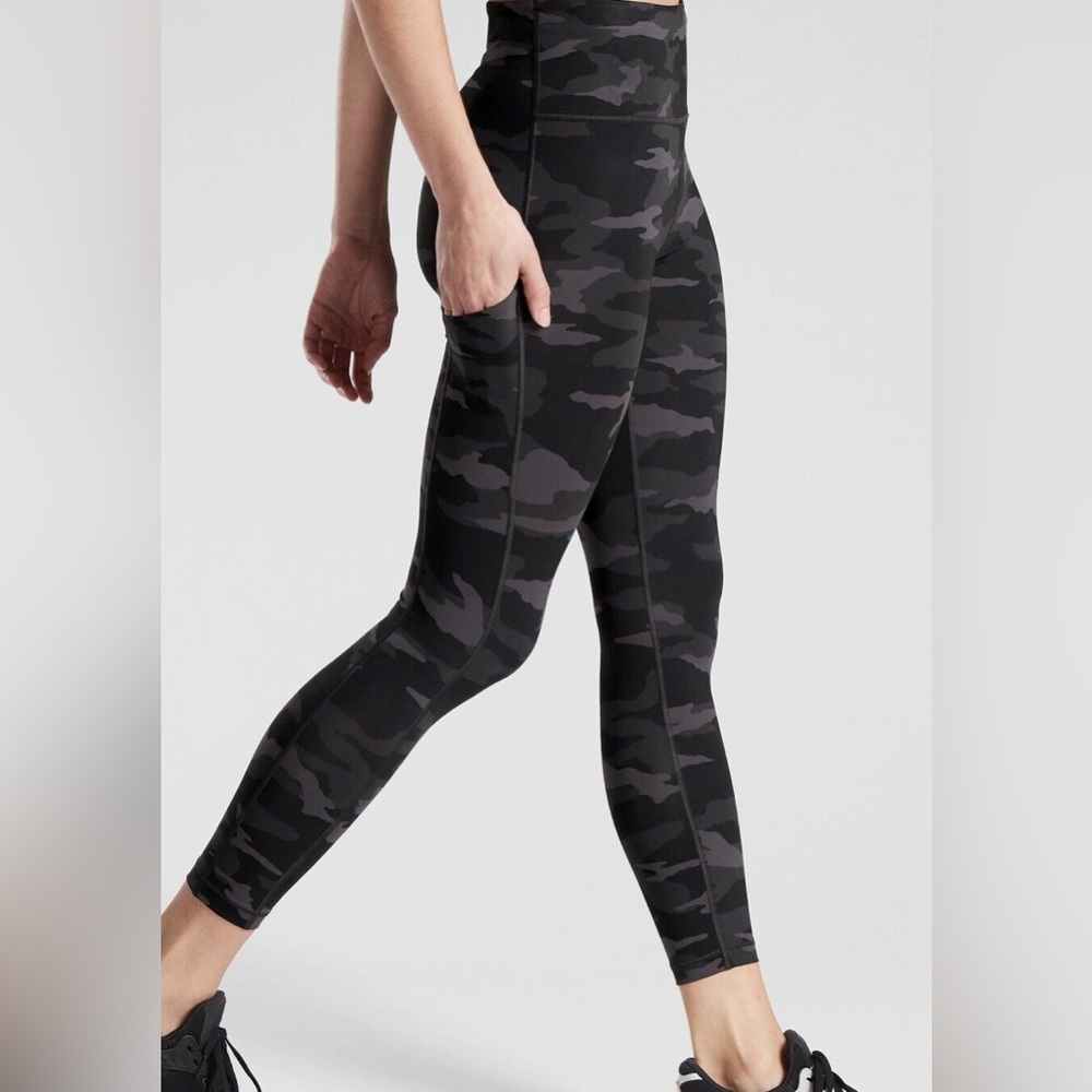 Athleta Ultimate Camo 7/8 Tight Leggings Grey Black XS